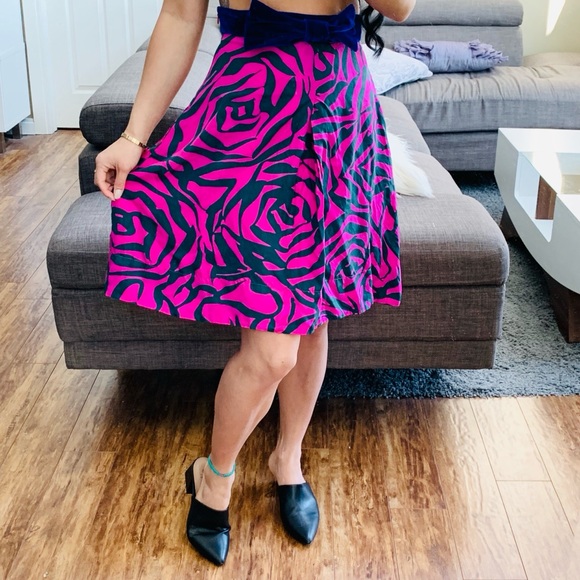 ๐ MARC JACOBS HOT PINK FLORAL SKIRT BOW VELVET - Picture 2 of 5
